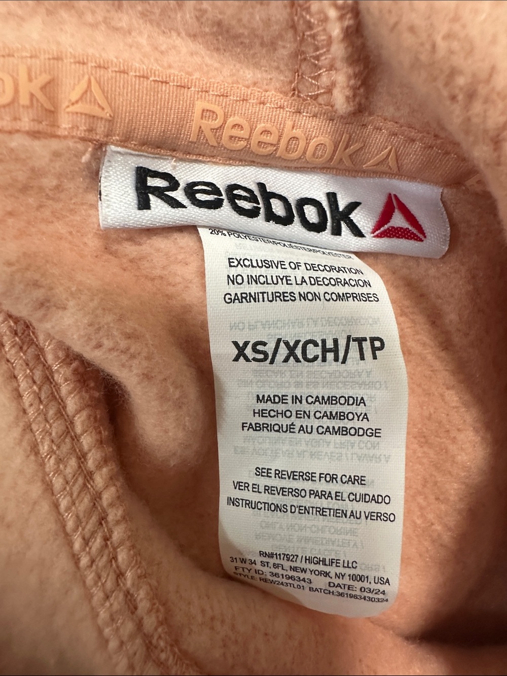 ๐ NWT Reebok Hoodie - Picture 3 of 3